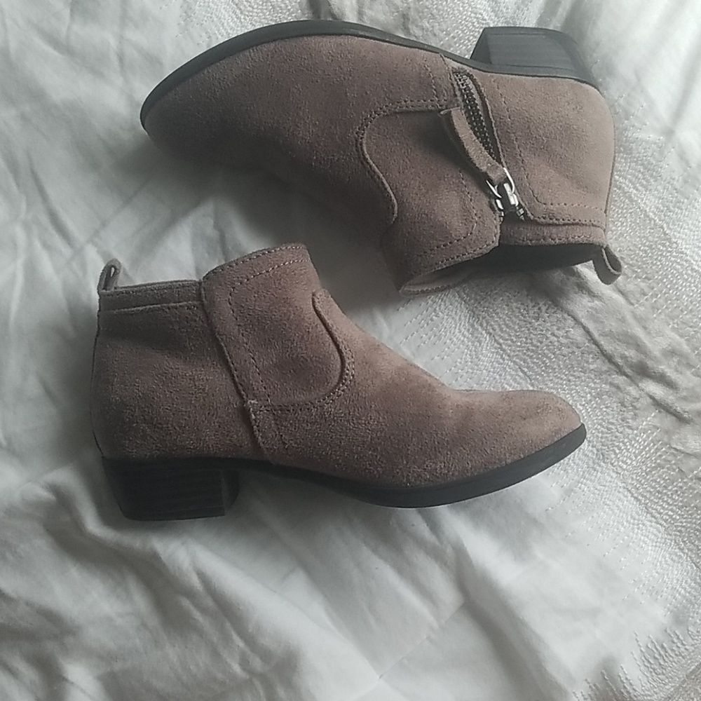 Ankle booties